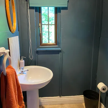 The Hares Hut At Carrigeen Glamping *